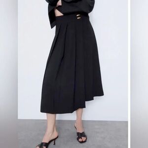 NWT Zara black pleated culotte